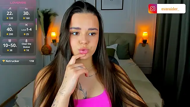 EvaRaider online show from April 25, 1:41 pm