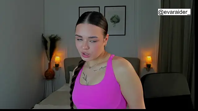 EvaRaider online show from March 31, 1:35 pm