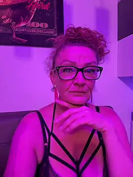 Milf-Gabi online show from April 10, 7:10 pm