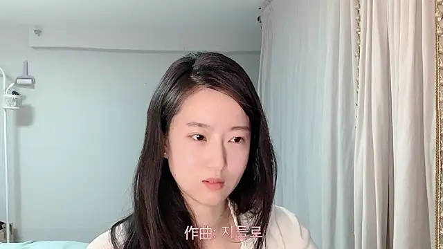 Snapshot of 1X-yiyi chatting on April 2, 11:39 am 1X-yiyi online show from April 2, 11:39 am