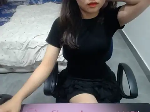 Snapshot of Aly_babe19y chatting on March 15, 3:41 pm Aly babe19y online show from March 15, 3:41 pm