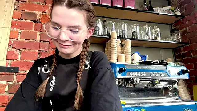 AnnWaddie online show from April 11, 11:36 am