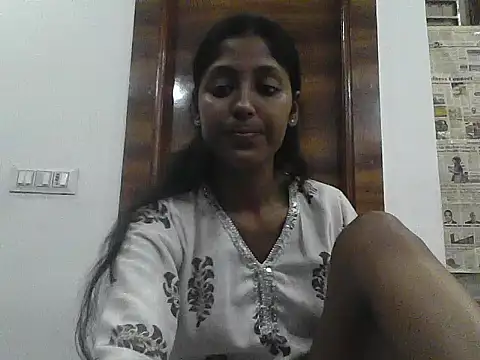 Pari lovers online show from March 19, 9:15 pm
