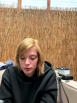 Snapshot of jessebell2003 chatting on May 6, 6:12 pm jessebell2003 online show from May 6, 6:12 pm