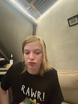 Snapshot of jessebell2003 chatting on May 25, 9:13 pm jessebell2003 online show from May 25, 9:13 pm