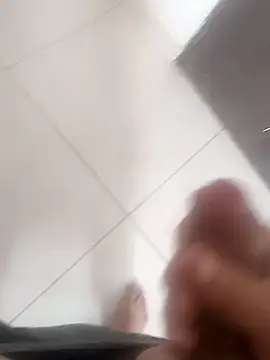 Snapshot of pololoco333777 chatting on April 10, 5:31 pm pololoco333777 online show from April 10, 5:31 pm