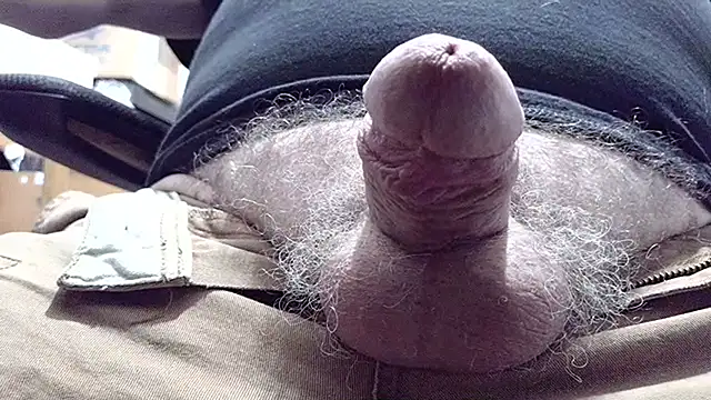 Snapshot of MasterBator69X chatting on June 6, 11:59 am MasterBator69X online show from June 6, 11:59 am