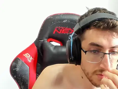 4rthurTV online show from March 15, 4:03 pm