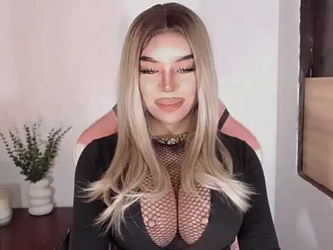 Zandralopez online show from March 30, 2:40 pm