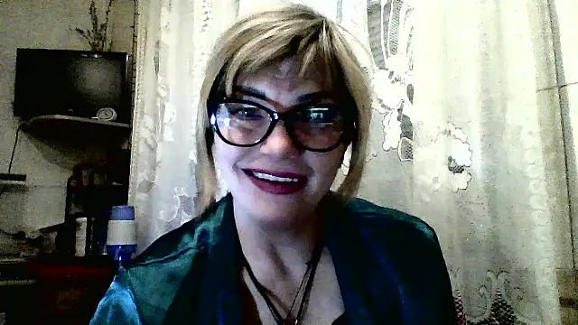 Lia Rayss online show from March 17, 9:18 pm