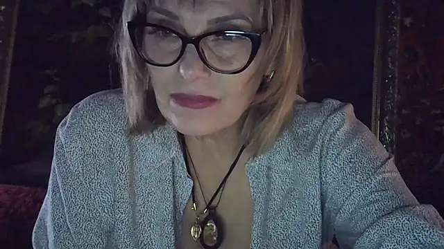 Lia Rayss online show from April 29, 6:47 pm