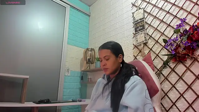 LITTLE-NESSA online show from April 26, 12:02 pm