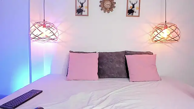 Sallyrosee  online show from May 4, 8:11 pm