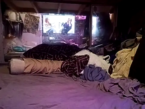 nearby causual online show from May 23, 9:14 pm