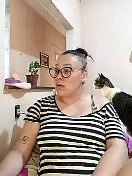 lua-bfly online show from May 4, 5:49 pm