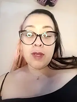 lua-bfly online show from April 7, 10:44 pm