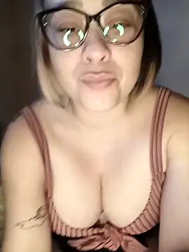 lua-bfly online show from May 28, 10:04 pm