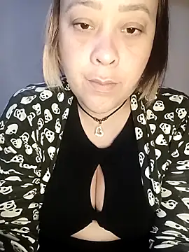 lua-bfly online show from June 1, 10:53 pm