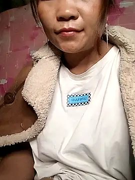maymay121 online show from March 18, 8:10 pm