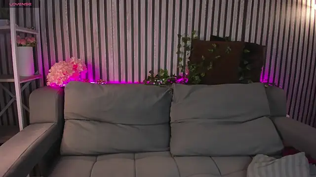 Lori Bllossom online show from April 6, 1:12 am