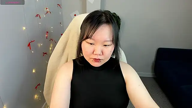 Snapshot of Tokyodreamss chatting on April 6, 7:31 am Tokyodreamss online show from April 6, 7:31 am