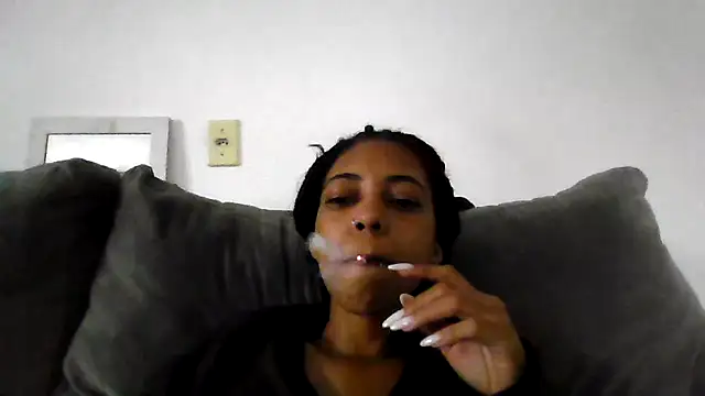 Snapshot of Nix3erika chatting on May 22, 7:34 pm Nix3erika online show from May 22, 7:34 pm