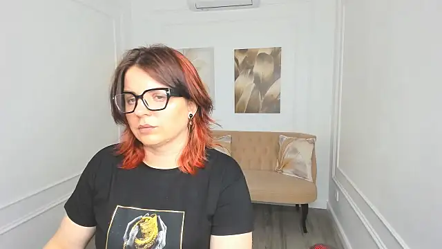 AmeliaDateri online show from May 4, 10:40 am