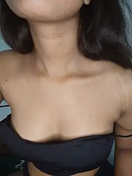Candyy crushh online show from June 2, 2:28 pm