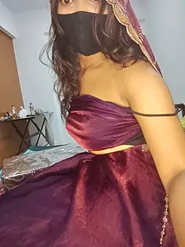 Candyy crushh online show from August 3, 4:13 pm
