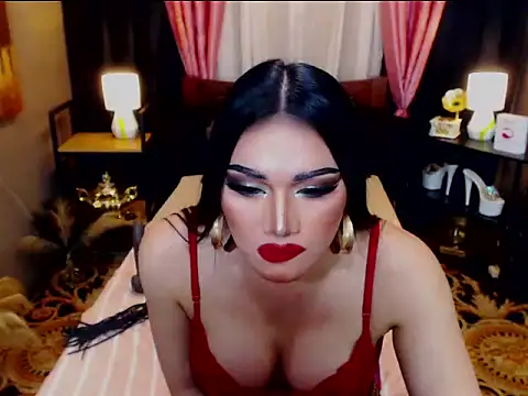 AluraJhenson online show from May 25, 7:23 pm