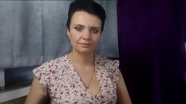 HotMamaQueen234 online show from July 26, 9:54 pm