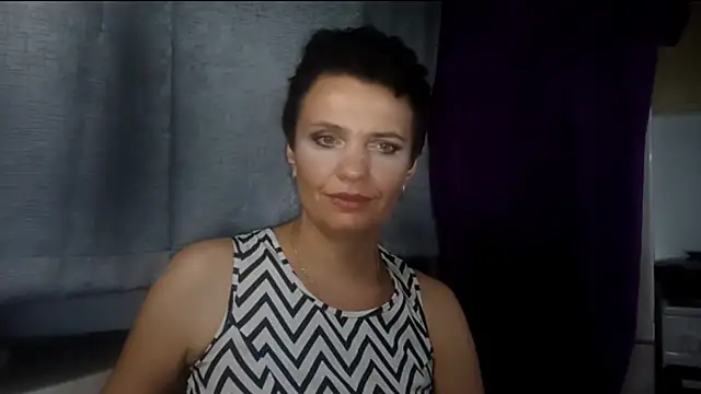 HotMamaQueen234 online show from August 4, 8:24 pm