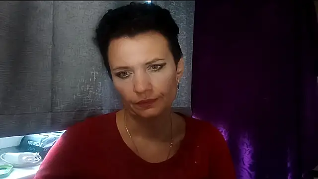 HotMamaQueen234 online show from July 29, 11:31 am
