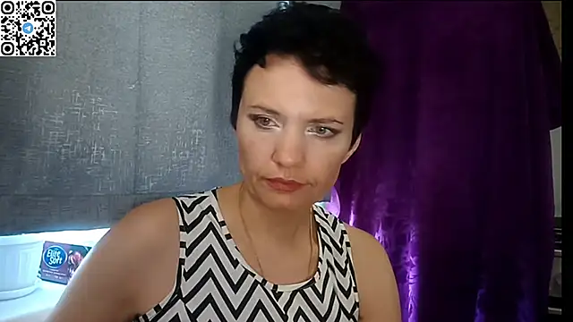 Snapshot of HotMamaQueen234 chatting on June 18, 11:59 am HotMamaQueen234 online show from June 18, 11:59 am