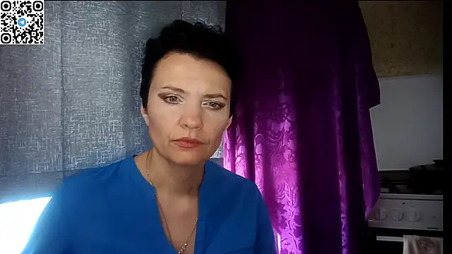 Snapshot of HotMamaQueen234 chatting on June 16, 12:16 pm HotMamaQueen234 online show from June 16, 12:16 pm