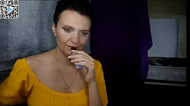 HotMamaQueen234 online show from June 29, 12:39 am