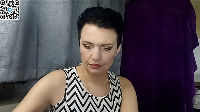 HotMamaQueen234 online show from April 24, 8:55 pm