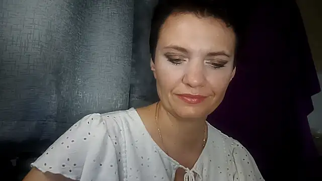 HotMamaQueen234 online show from July 24, 7:43 pm