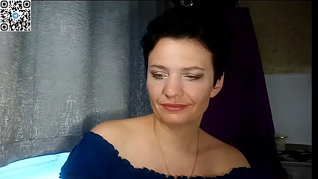 Snapshot of HotMamaQueen234 chatting on June 22, 7:05 am HotMamaQueen234 online show from June 22, 7:05 am
