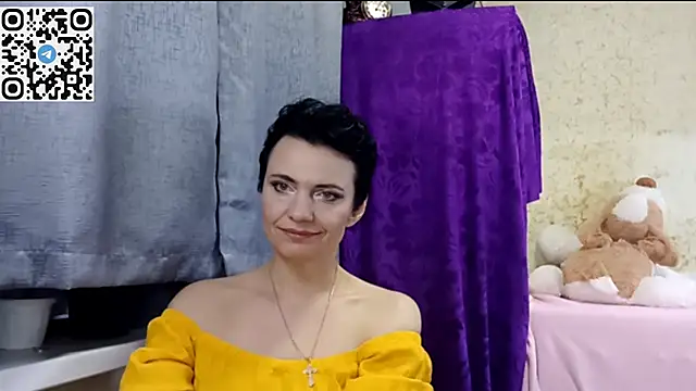 HotMamaQueen234 online show from March 23, 1:06 am