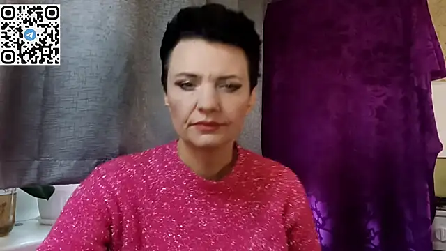 HotMamaQueen234 online show from April 15, 1:59 pm