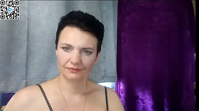 HotMamaQueen234 online show from July 13, 11:53 am