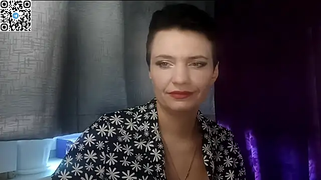 Snapshot of HotMamaQueen234 chatting on May 23, 10:25 am HotMamaQueen234 online show from May 23, 10:25 am