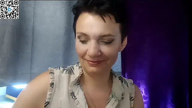 HotMamaQueen234 online show from July 19, 11:29 am