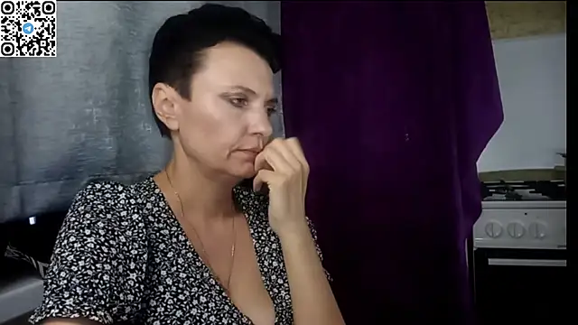 HotMamaQueen234 online show from June 25, 11:54 pm