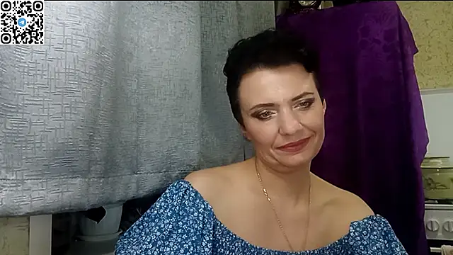 HotMamaQueen234 online show from April 30, 9:08 pm