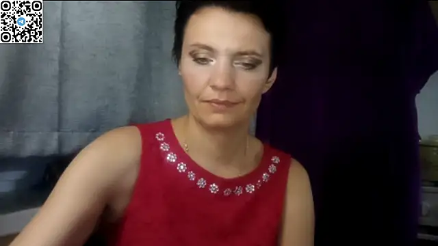 Snapshot of HotMamaQueen234 chatting on June 11, 11:13 pm HotMamaQueen234 online show from June 11, 11:13 pm