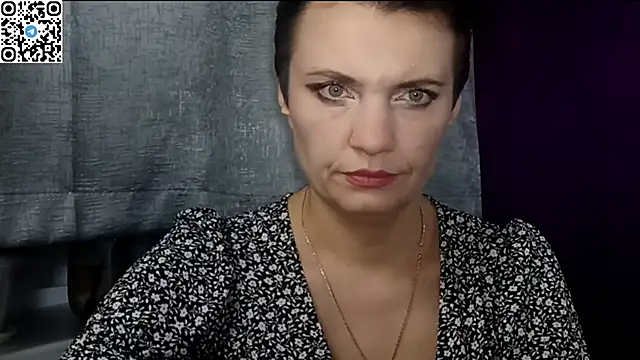 Snapshot of HotMamaQueen234 chatting on May 9, 9:51 pm HotMamaQueen234 online show from May 9, 9:51 pm