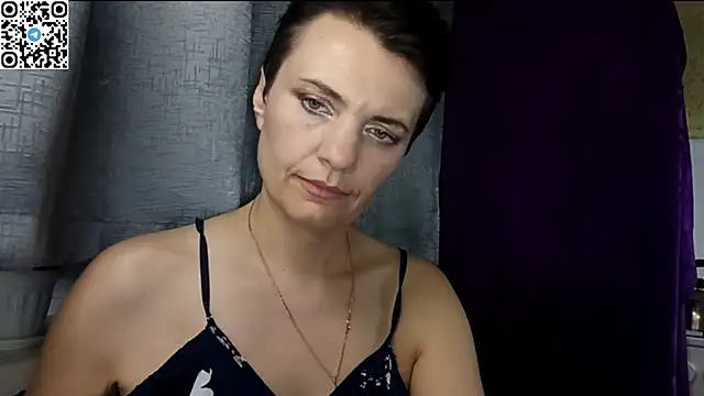 Snapshot of HotMamaQueen234 chatting on May 22, 9:46 pm HotMamaQueen234 online show from May 22, 9:46 pm