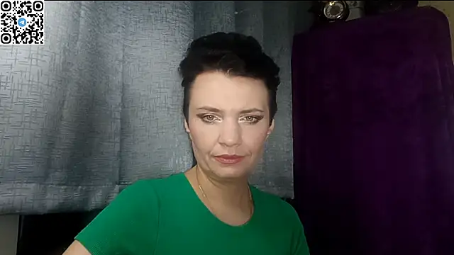 Snapshot of HotMamaQueen234 chatting on May 6, 8:24 pm HotMamaQueen234 online show from May 6, 8:24 pm